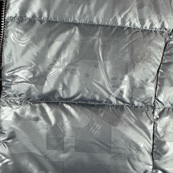 Retro North Face Nuptse Vest Tonal Flag Print - Picture 6 of 10